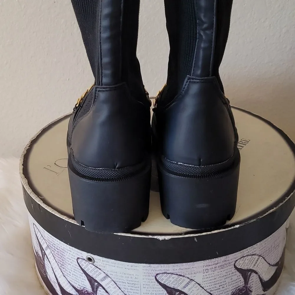 Black sock chain Boots